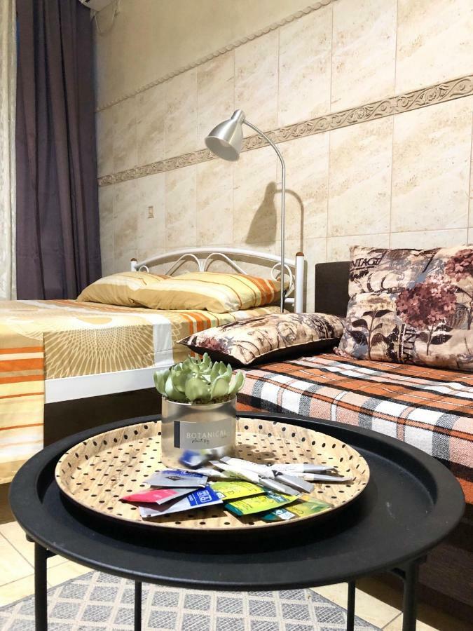 Modern Aparthotel near metro Pecherska Kiev Exterior foto