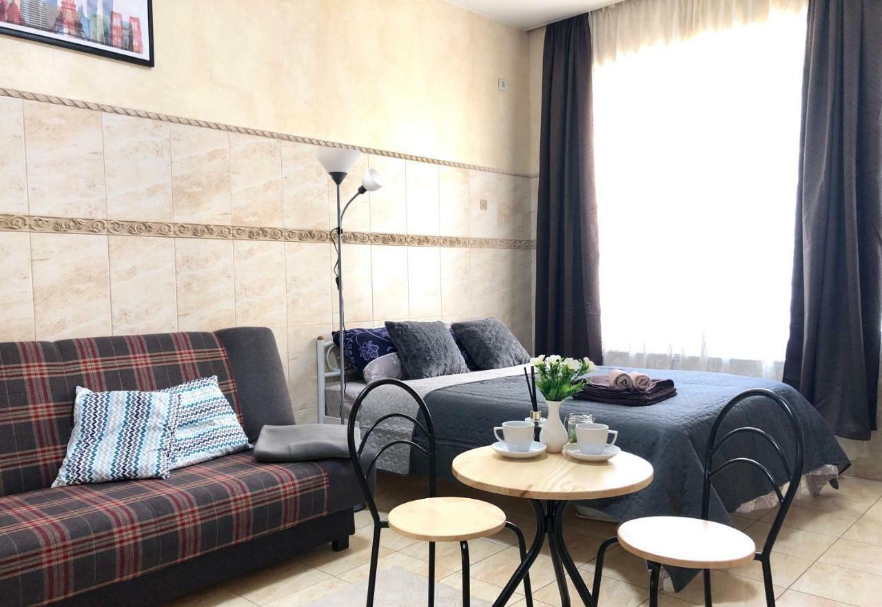 Modern Aparthotel near metro Pecherska Kiev Exterior foto